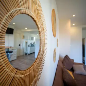 Air-conditioned Sleeps 4 To 6 Parking Marseille